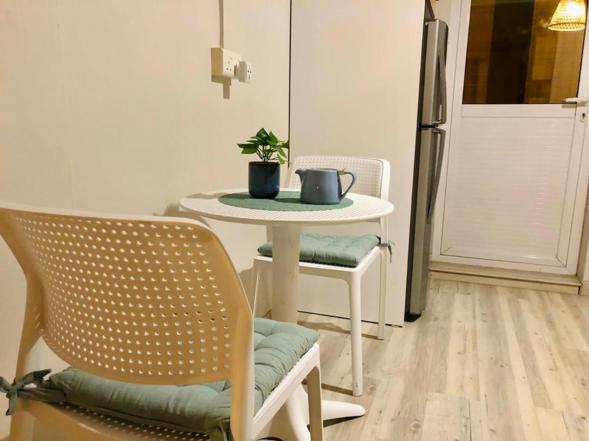 Ibiza Apartment - 150M From The Beach Flic en Flac Exterior foto
