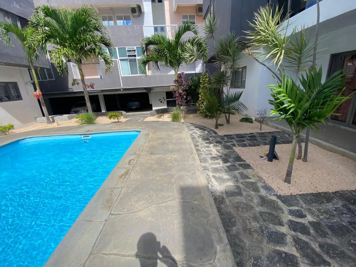 Ibiza Apartment - 150M From The Beach Flic en Flac Exterior foto